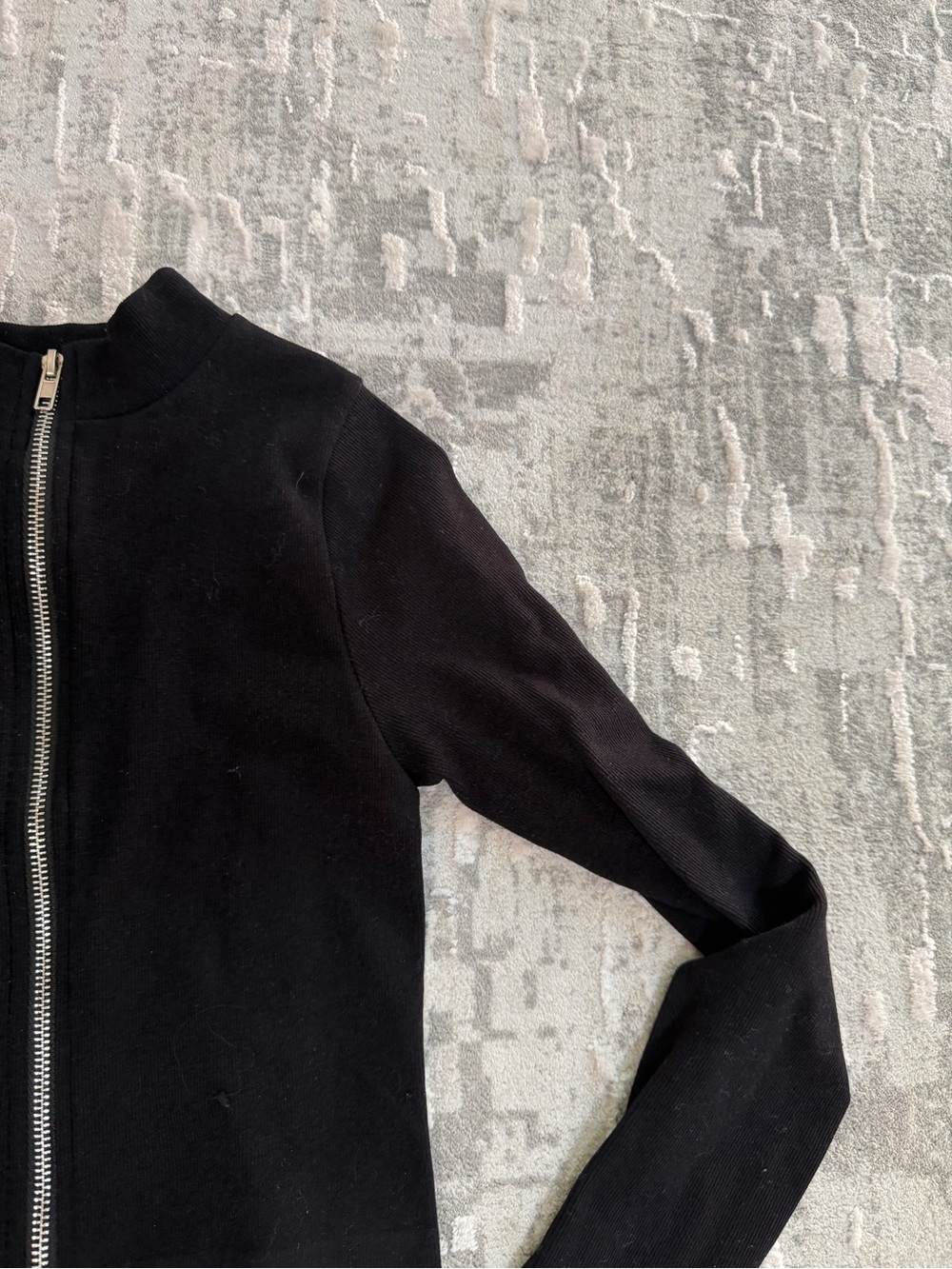 Black Zip-Front Crop ribbed shirt - Women - Picture 4 of 9